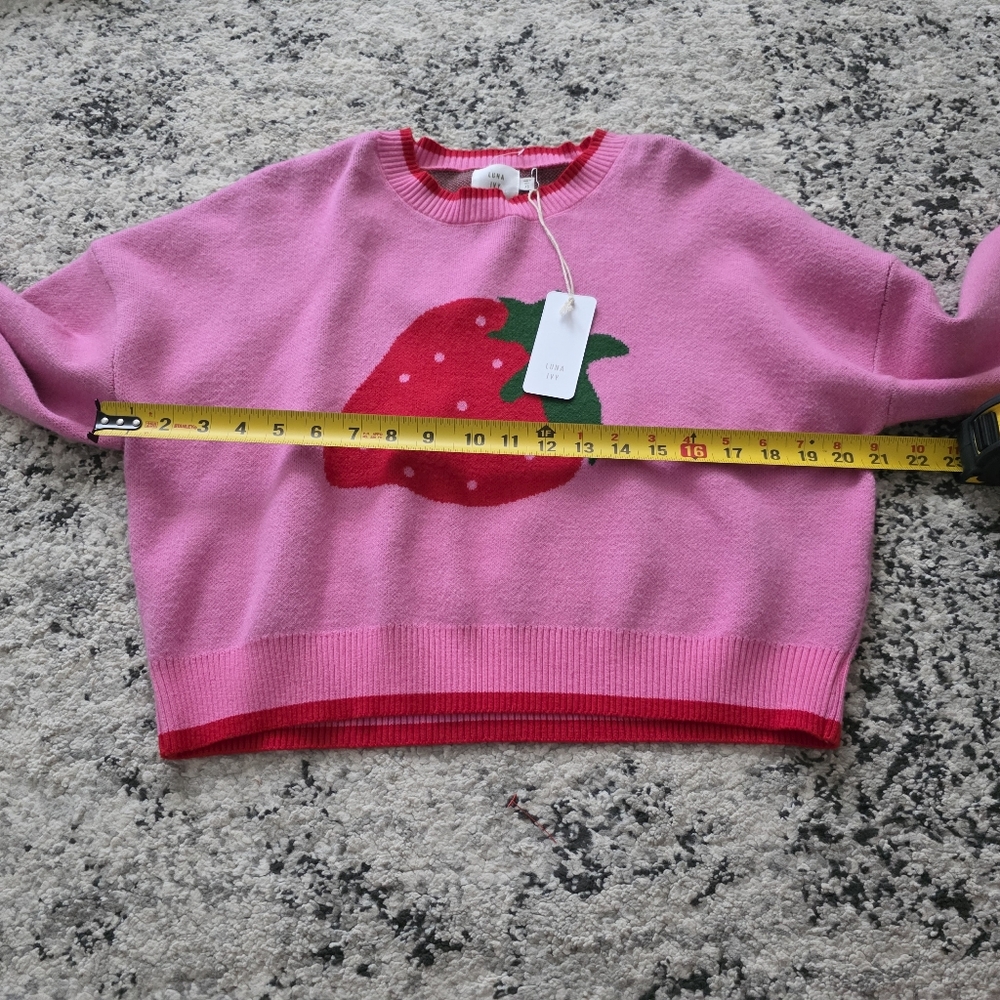 Luna Ivy Strawberry Cropped Sweater Womens XS - Picture 2 of 6